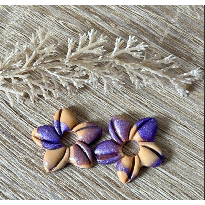 Pampille interchangeables " Aloha Bloom " Pêche et Violet . Pampille interchangeables " Aloha Bloom " Pêche et Violet .