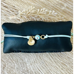 Bracelet à noeud coulissant avec charm .