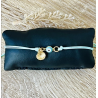 Bracelet à noeud coulissant avec charm .