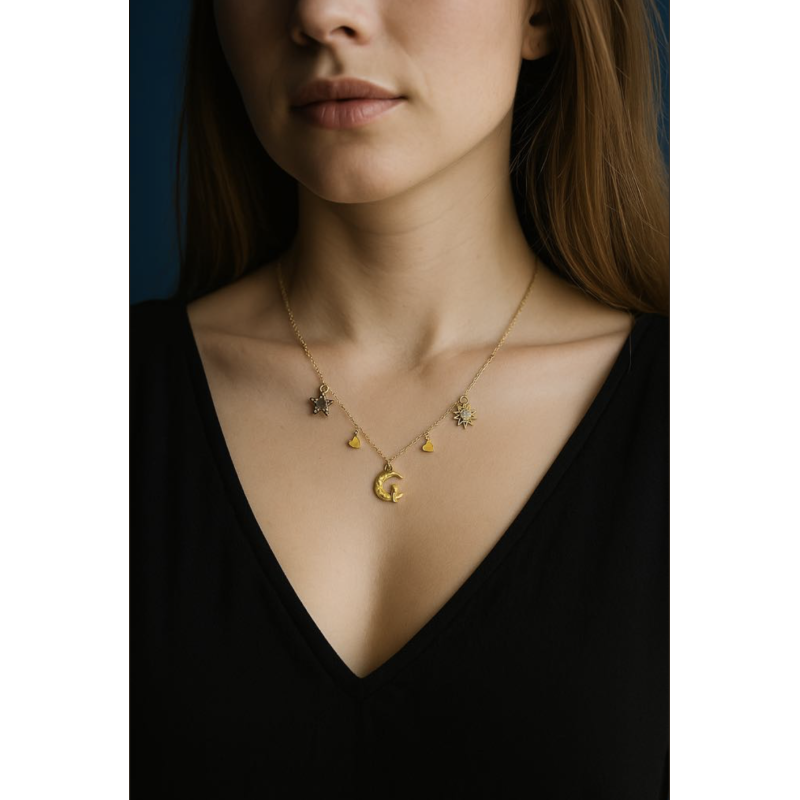 Pendentif 5 breloques . Pendentif 5 breloques .