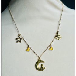 Pendentif 5 breloques .